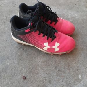 Softball cleats